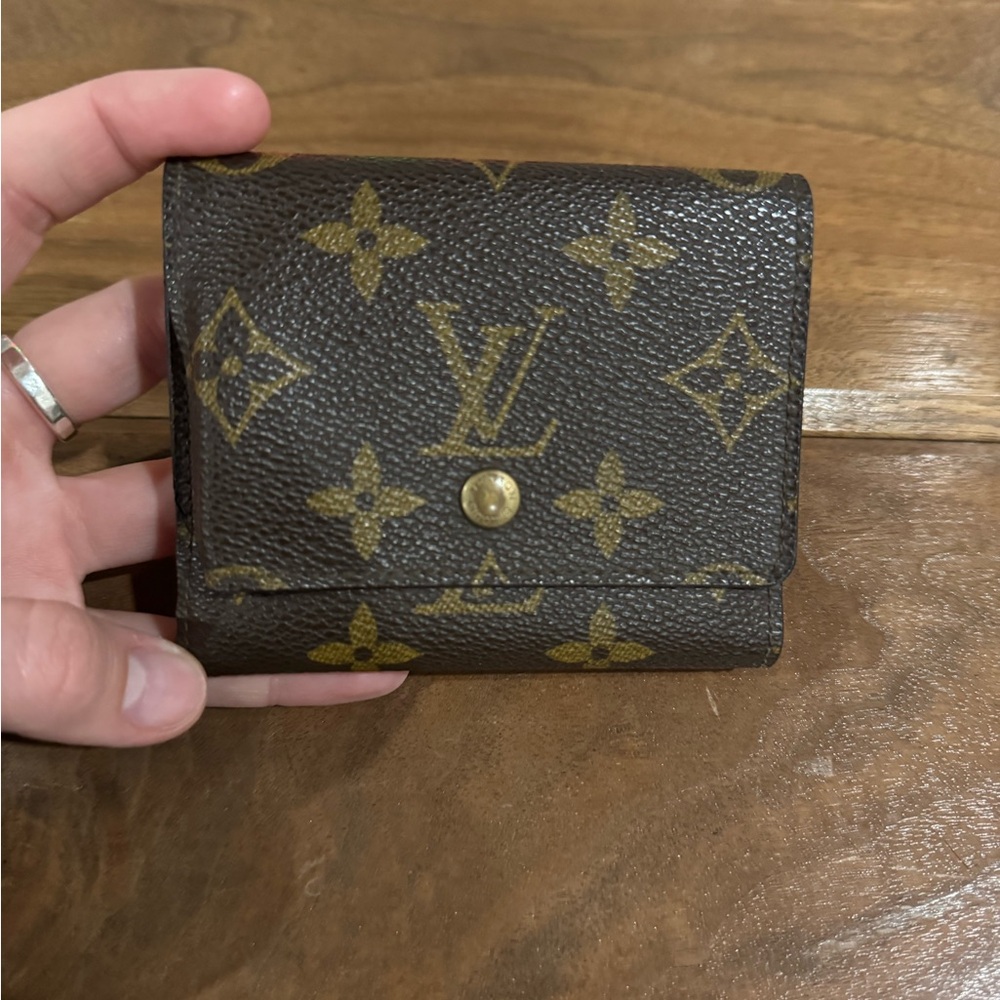 Louis Vuitton Monogram Card Holder - Picture 11 of 11